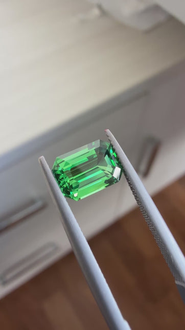 Natural Tsavorite - 1.51 ct